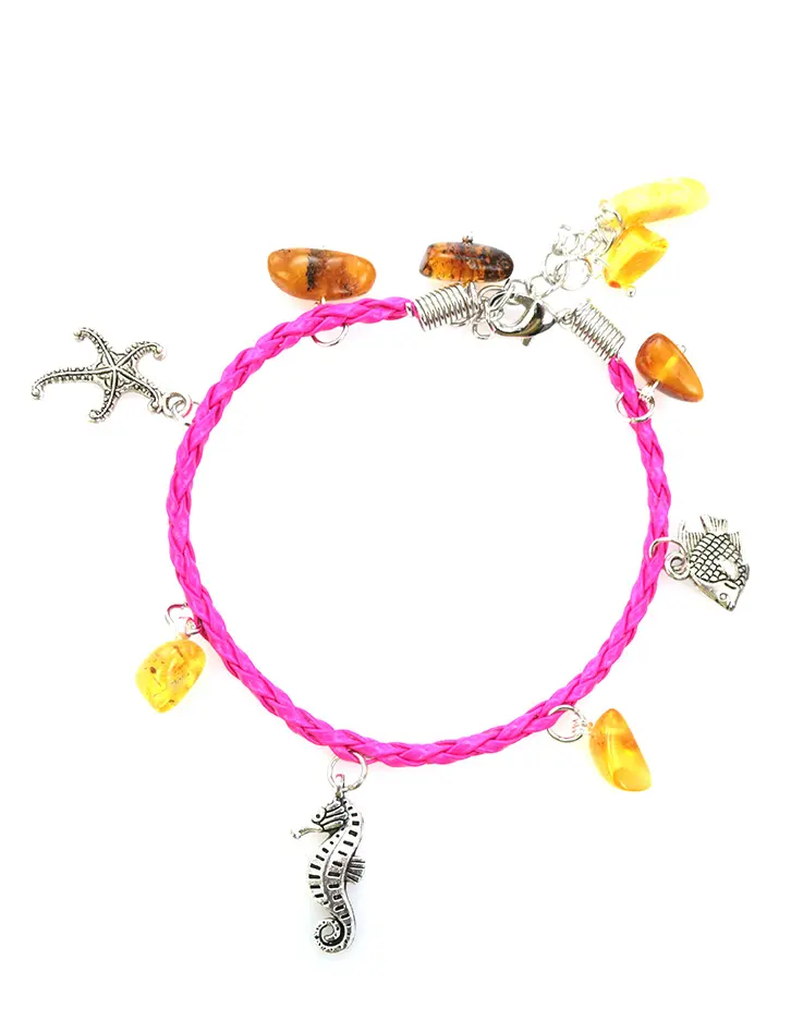 картинка Яркий молодёжный браслет малинового цвета с натуральным янтарём «Морской» в онлайн магазине