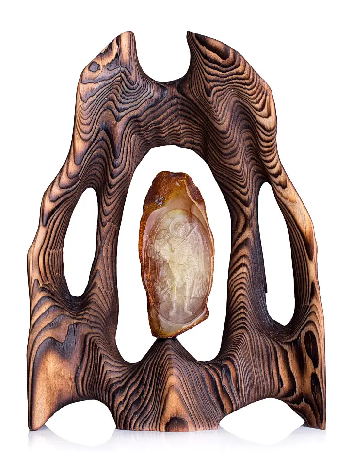 картинка Роскошная резная икона «Архангел Михаил» из янтаря и дерева в онлайн магазине