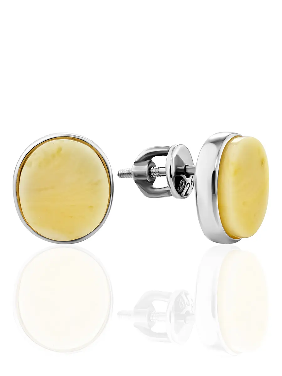 картинка Серьги-гвоздики овальной формы из серебра и медового янтаря «Бенефис» в онлайн магазине
