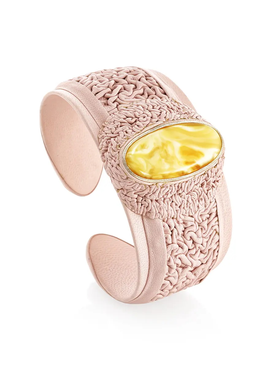 картинка Нежный браслет из нежно-сиреневой кожи с натуральным янтарём  «Нефертити» в онлайн магазине