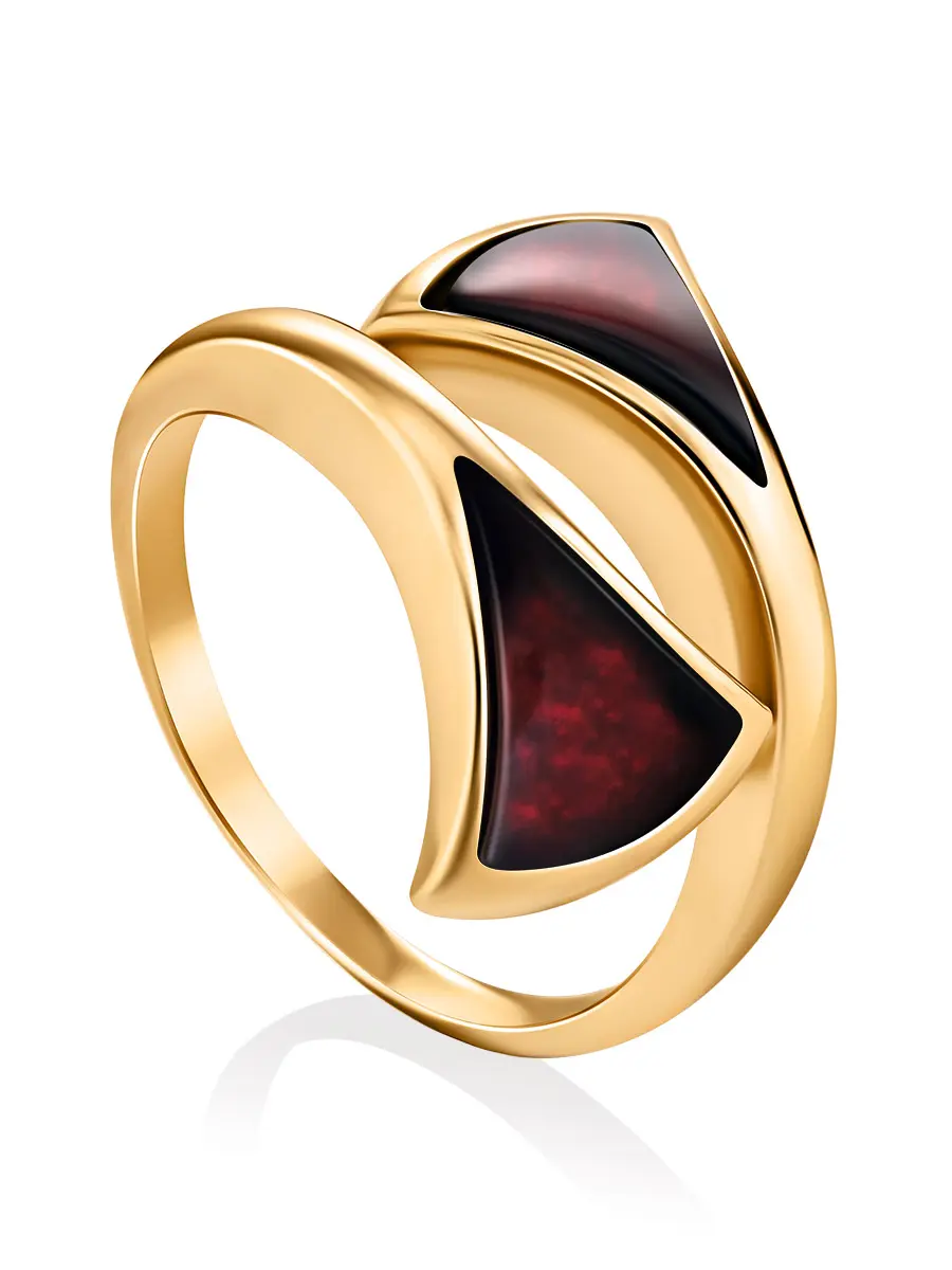 картинка Стильное красивое кольцо «Рим» серебра с позолотой и вишнёвого янтаря в онлайн магазине