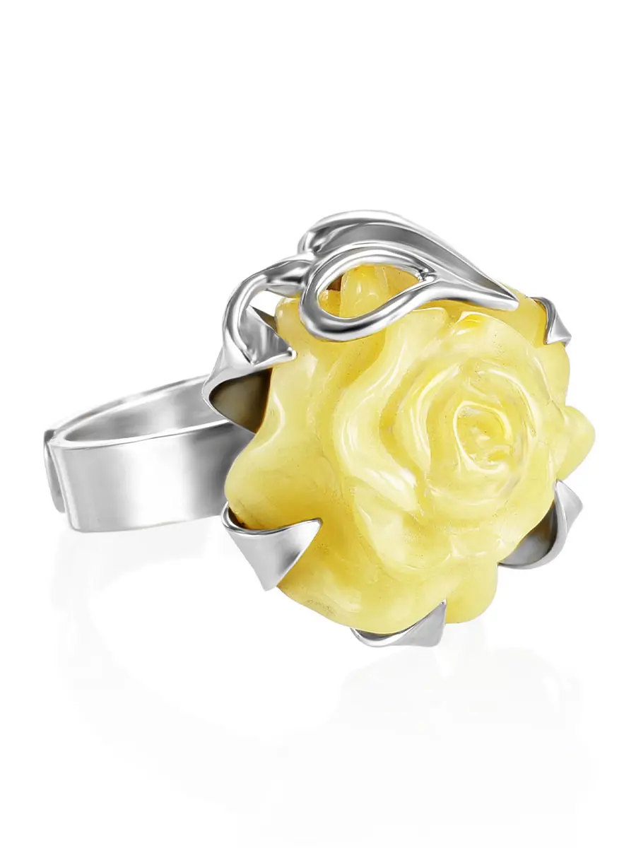 картинка Кольцо из серебра и натурального медового янтаря с резьбой «Роза» в онлайн магазине