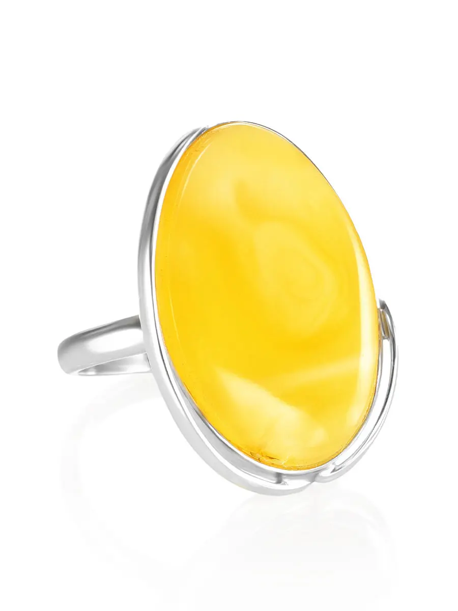 картинка Эффектное кольцо из серебра и натурального янтаря медового цвета «Лагуна» в онлайн магазине