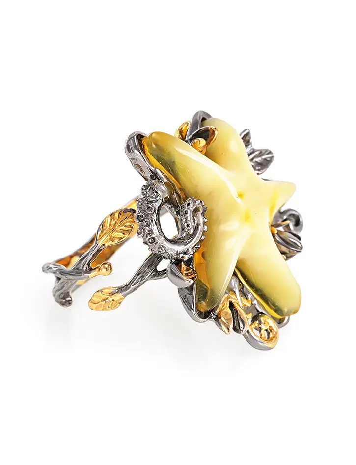 картинка Оригинальное кольцо из серебра с натуральным янтарём медового цвета «Канада» в онлайн магазине