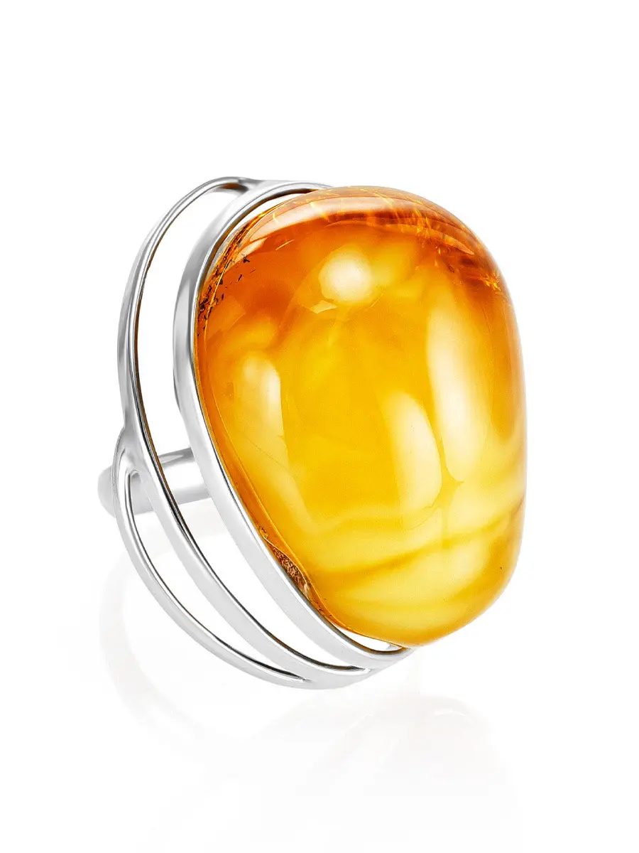 картинка Объёмное серебряное кольцо с натуральным текстурным янтарём в онлайн магазине