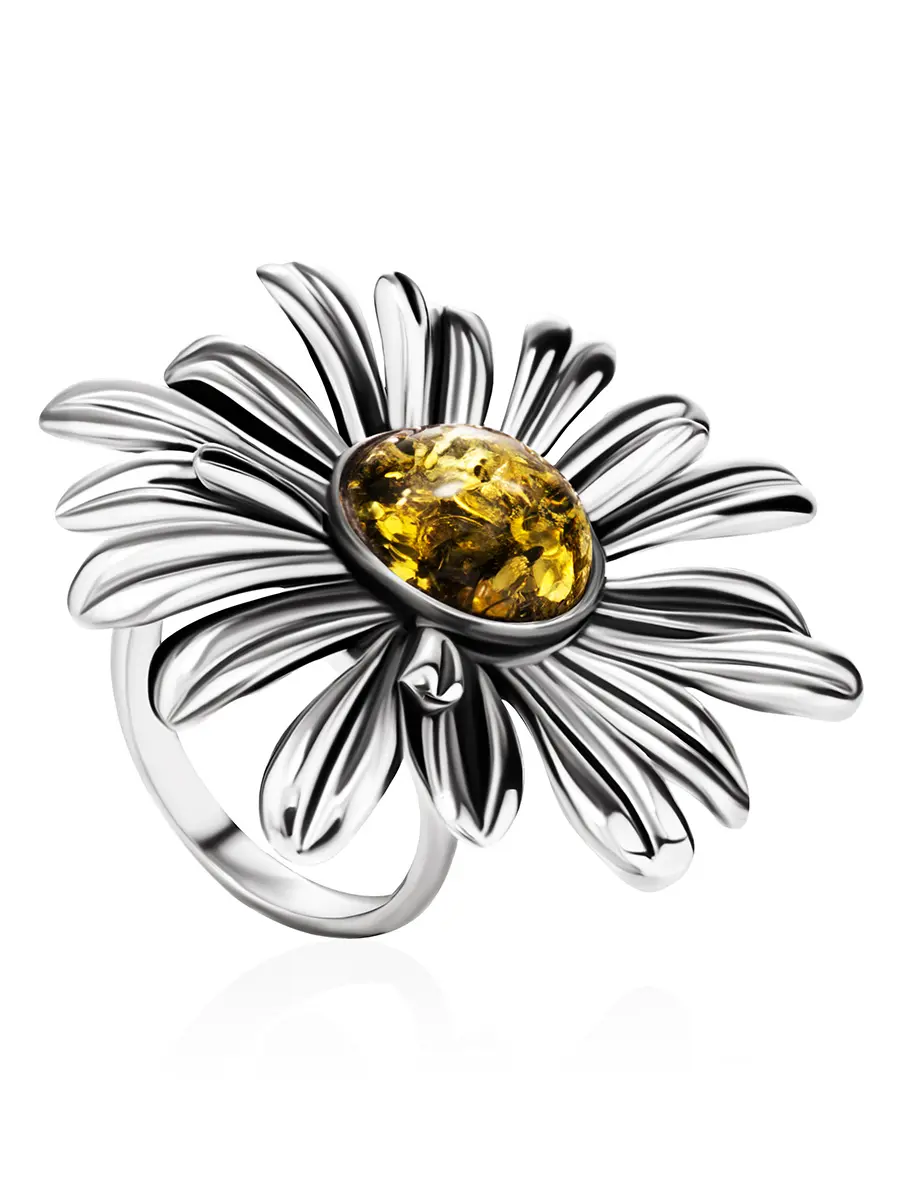 картинка Крупное объёмное кольцо «Ромашка» из серебра и зелёного янтаря в онлайн магазине