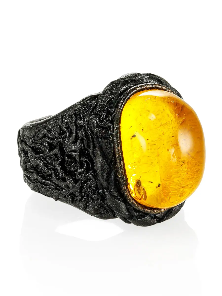 картинка Перстень из кожи с натуральным янтарём с инклюзом «Нефертити» в онлайн магазине