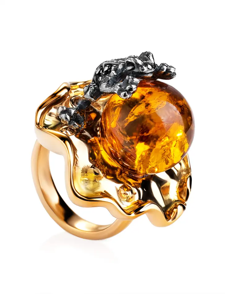 картинка Крупное эффектное кольцо «Василиса» из золотисто-коньячного янтаря в онлайн магазине