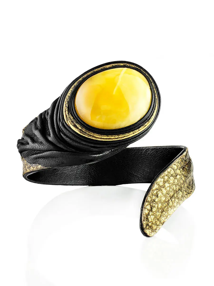 картинка Яркий кожаный браслет со вставкой из натурального балтийского янтаря «Змейка» в онлайн магазине