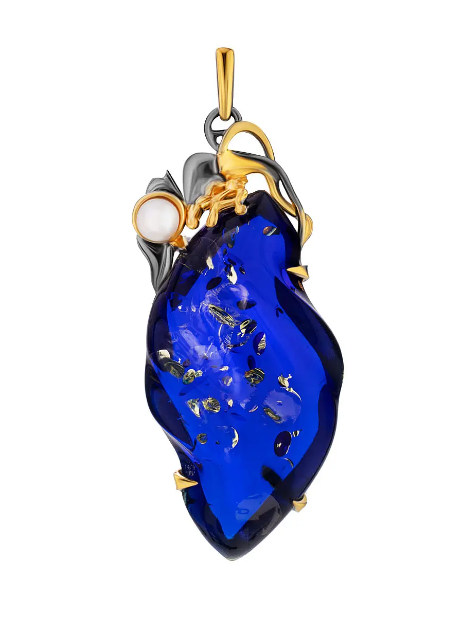 картинка Яркая подвеска из синего янтаря в золочённом серебре «Версаль» с жемчужиной в онлайн магазине