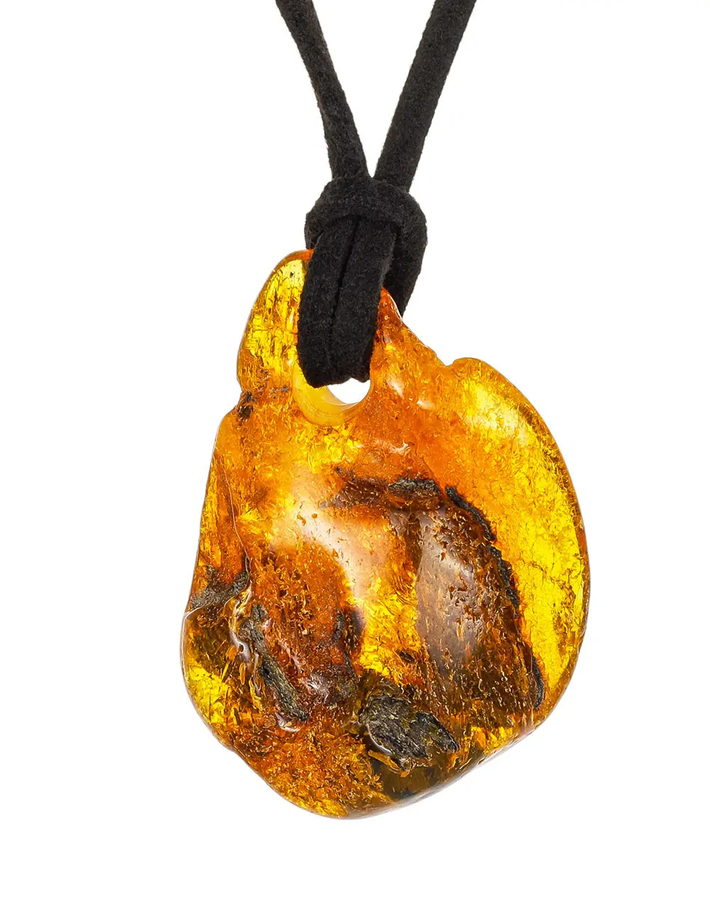 картинка Цельный кусочек натурального янтаря на шнурке в онлайн магазине