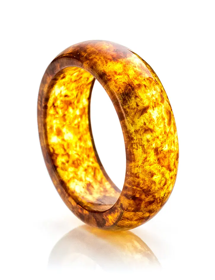 картинка Тонкое пёстрое кольцо из натурального формованного янтаря «Везувий» в онлайн магазине