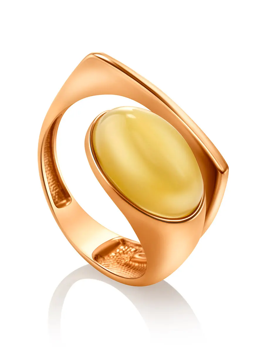 картинка Яркое и необычное кольцо с медовым янтарём «Либерти» в онлайн магазине