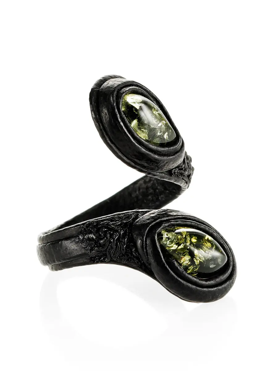 картинка Оригинальное кольцо из зелёного янтаря в коже «Змейка тонкая двойная» в онлайн магазине