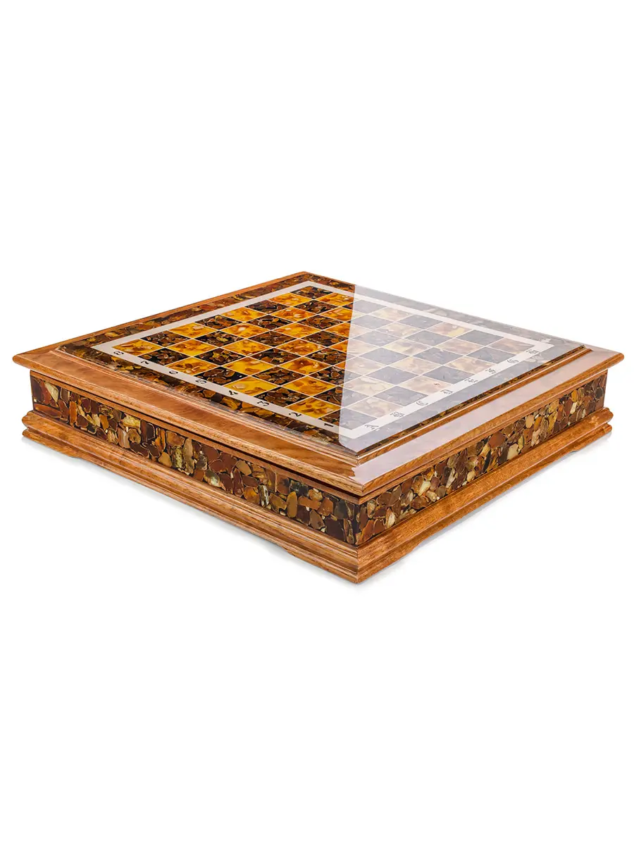 картинка Шахматная доска-шкатулка из дерева и натурального янтаря с набором фигурок в онлайн магазине