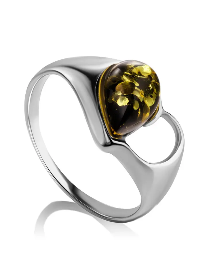 картинка Яркое кольцо «Эвридика» из серебра и янтаря зелёного цвета в онлайн магазине