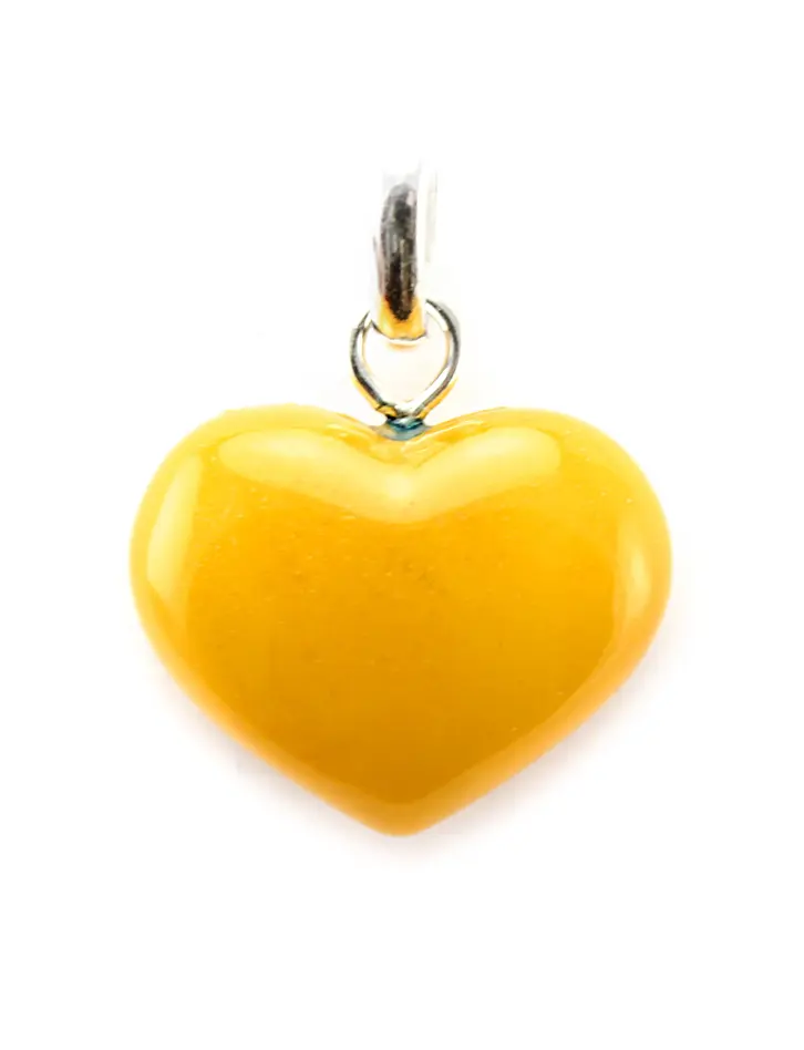 картинка Красивый глянцевый кулон в форме сердца из натурального темного янтаря в онлайн магазине