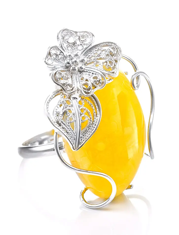 картинка Красивое кольцо из натурального медового янтаря в серебре «Филигрань» в онлайн магазине