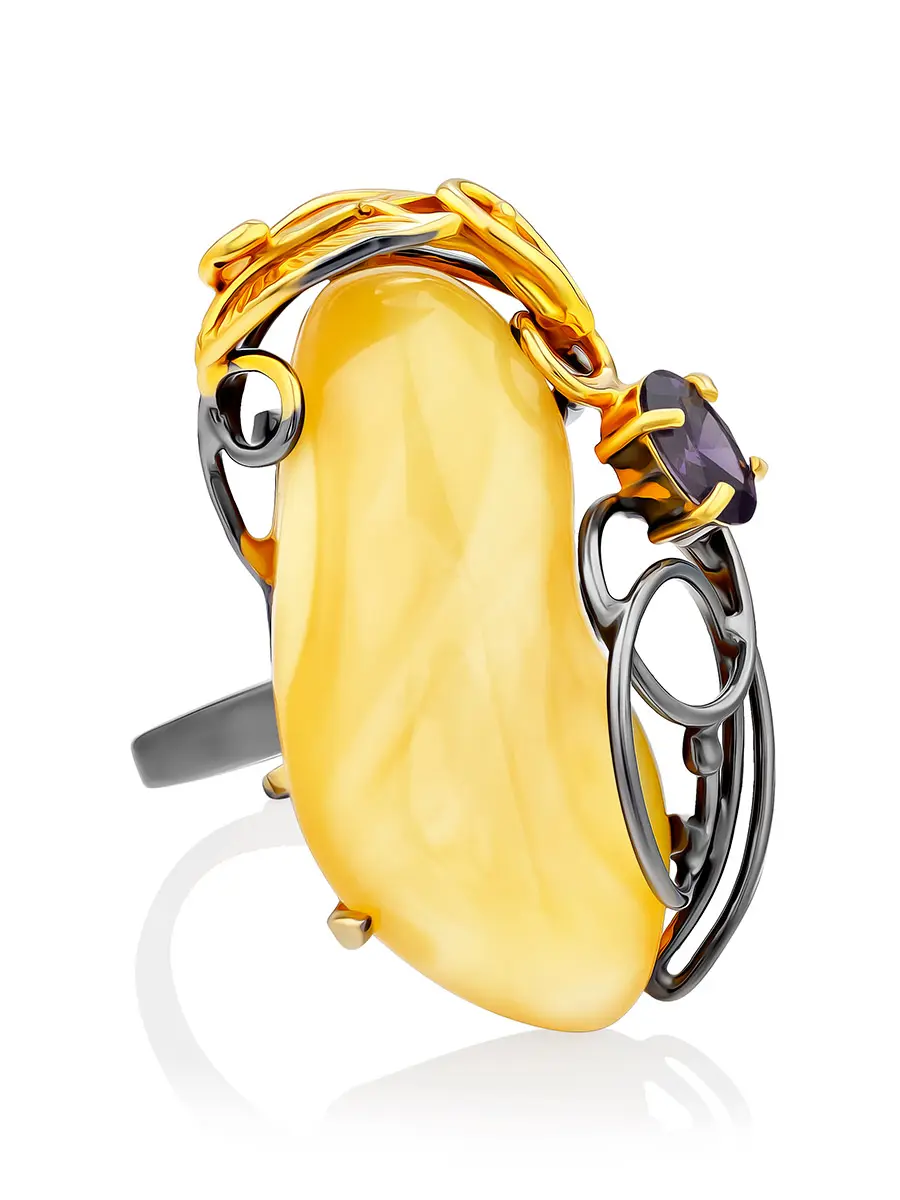 картинка Крупное удлинённое кольцо «Версаль» из цельного янтаря медового цвета в онлайн магазине