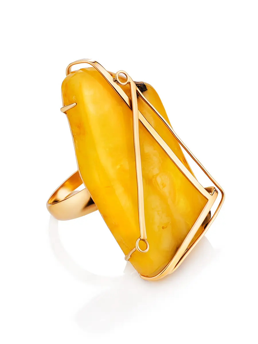 картинка Эффектное кольцо «Пикассо» из золота и натурального медового янтаря в онлайн магазине