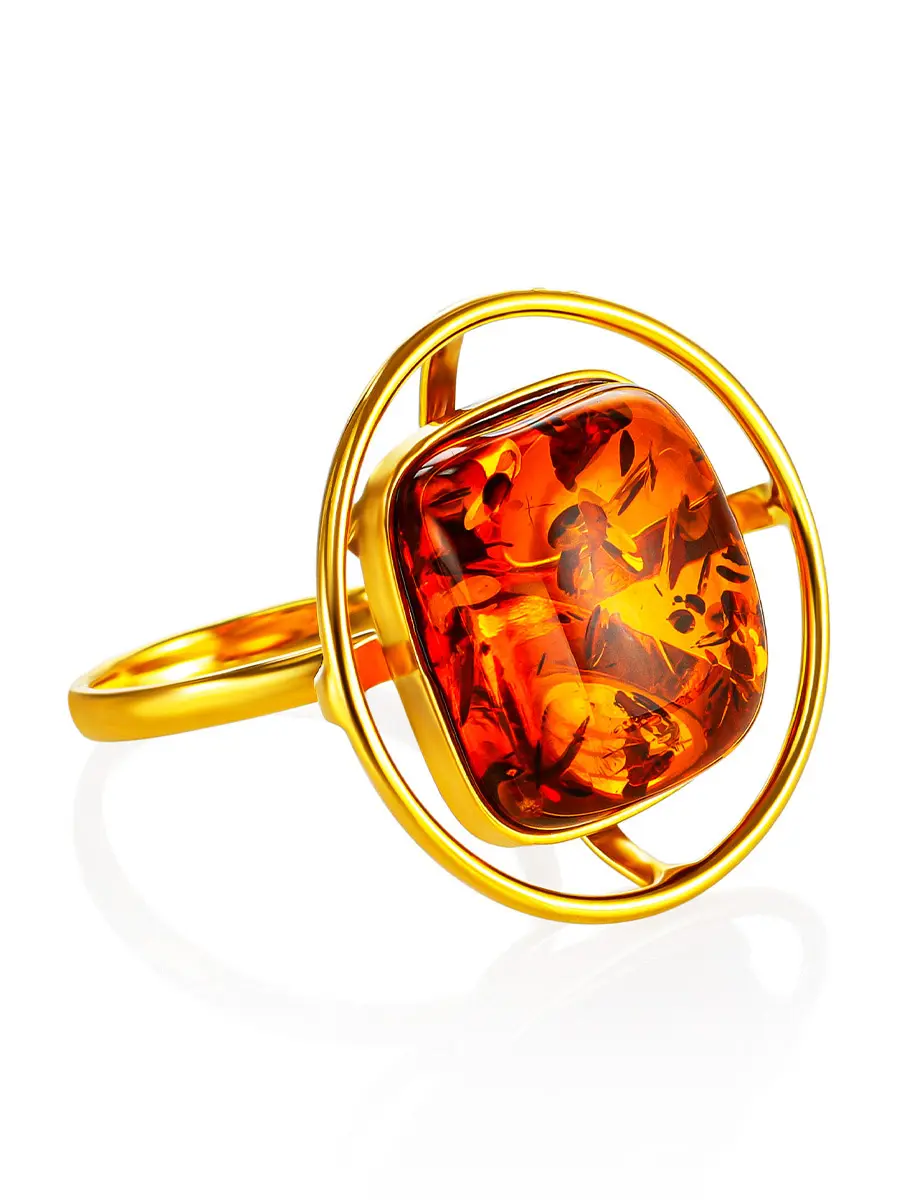 картинка Красивое позолоченное кольцо с коньячным янтарём «Амфитрита» в онлайн магазине