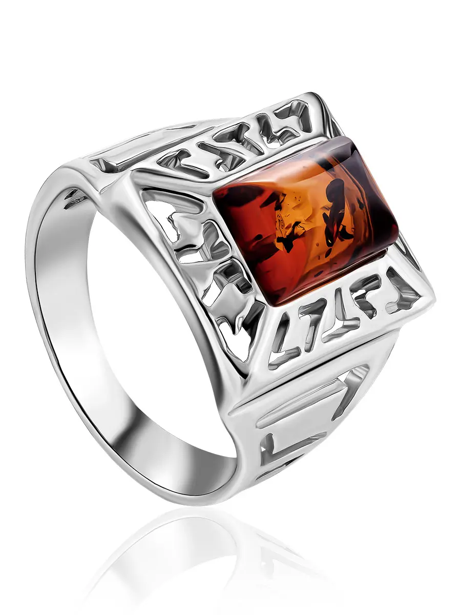 картинка Эффектный перстень из серебра с коньячным янтарём «Итака» в онлайн магазине