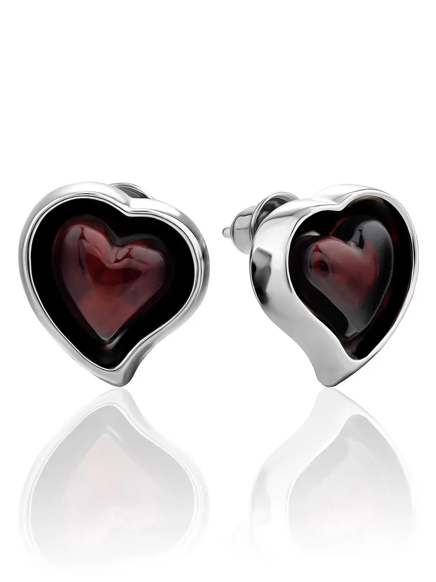 картинка Серьги-гвоздики «Купидон» из серебра и янтаря вишнёвого цвета в онлайн магазине