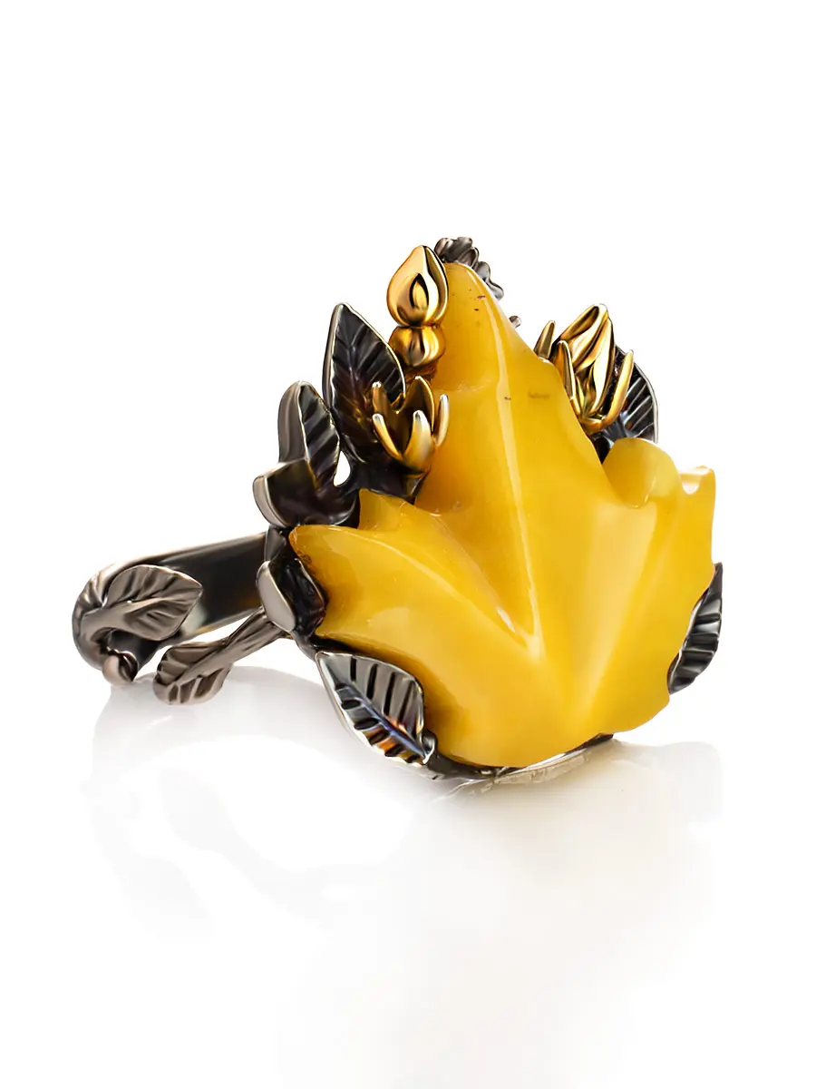 картинка Яркое серебряное кольцо с натуральным медовым янтарём «Канада» в онлайн магазине