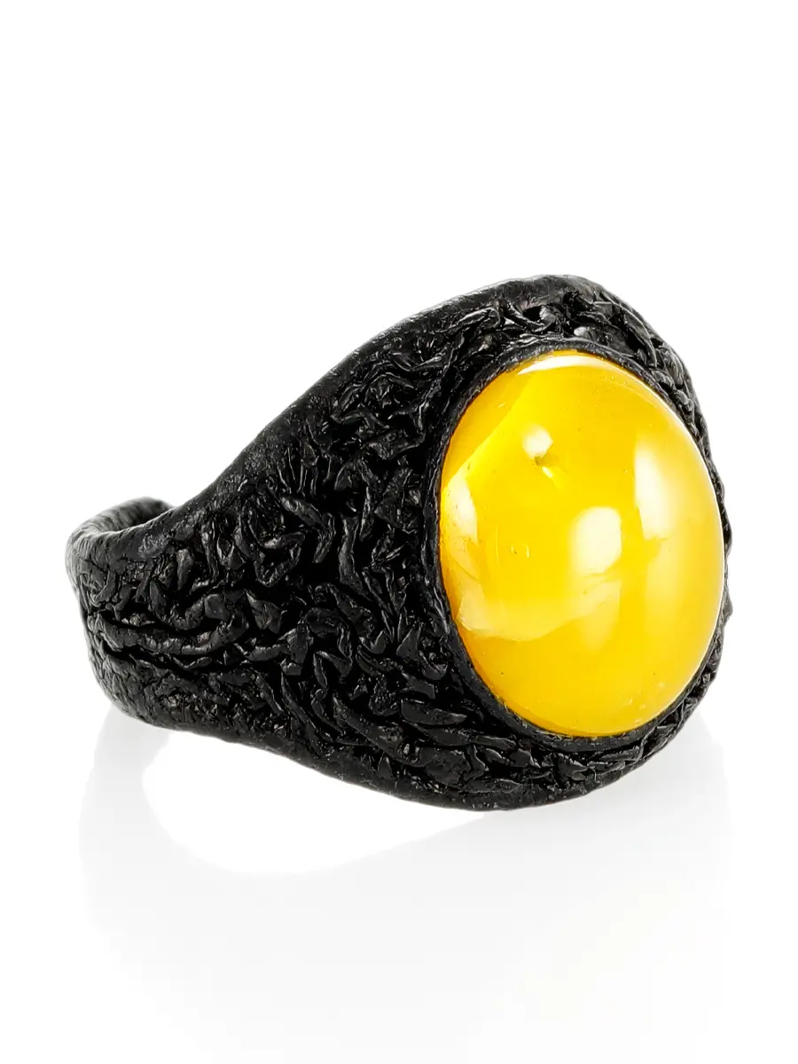 картинка Кольцо-перстень из натуральной кожи с овальной вставкой ярко-медового янтаря «Нефертити» в онлайн магазине
