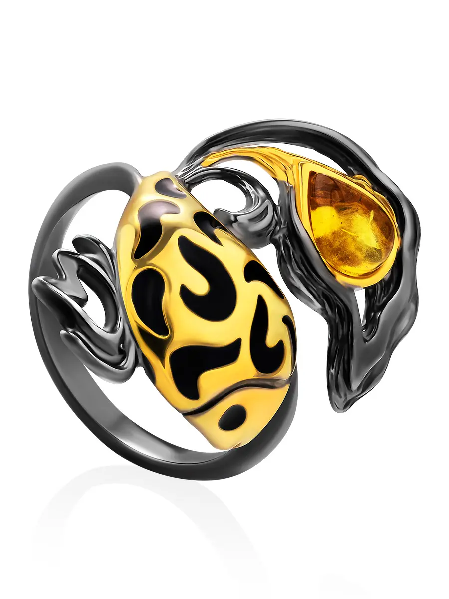 картинка Яркое кольцо из черненого серебра с золочением и натурального янтаря «Рыбка» в онлайн магазине