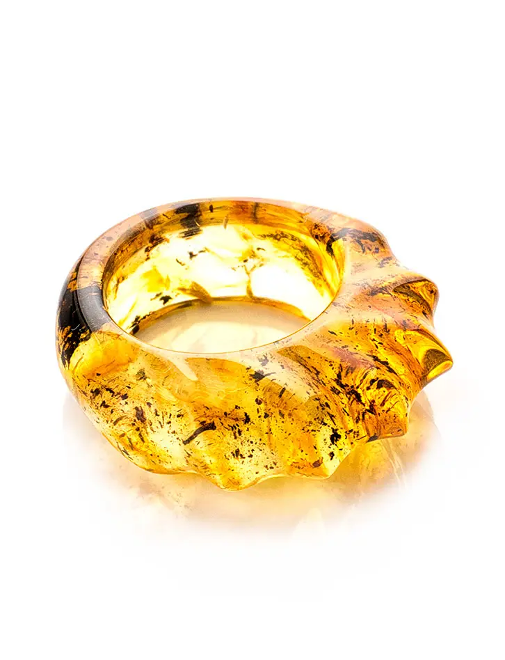 картинка Необычное пёстрое кольцо из натурального формованного янтаря «Везувий» в онлайн магазине