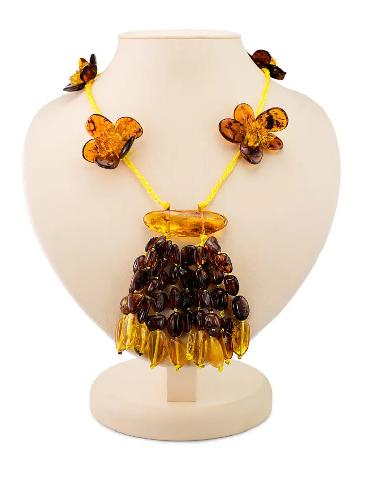 картинка Плетёное колье в этническом стиле из натурального балтийского янтаря «Галстук с цветами» в онлайн магазине