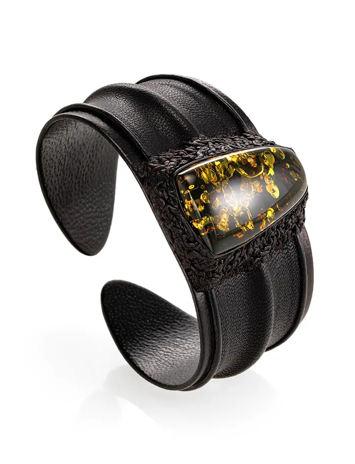 картинка Стильный браслет из кожи и натурального балтийского янтаря с искрящейся текстурой «Нефертити» в онлайн магазине