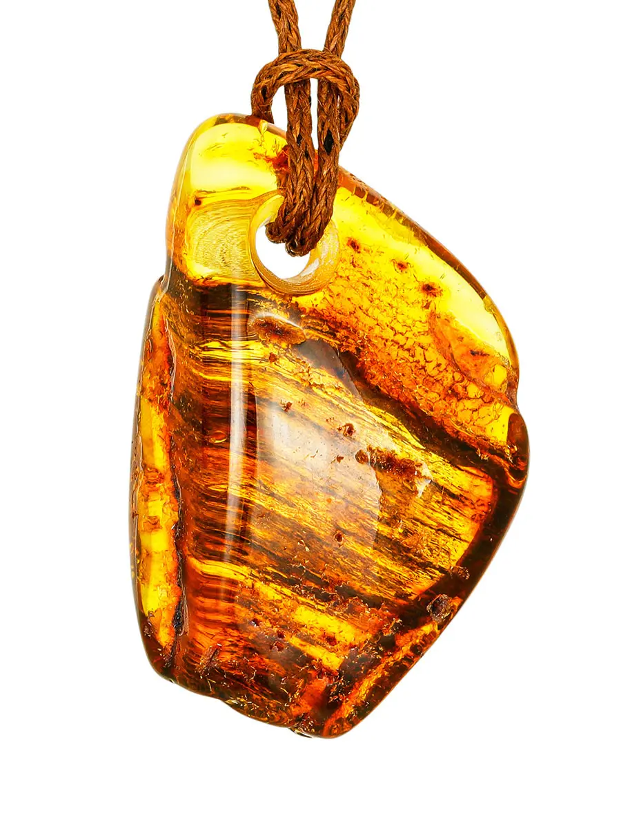 картинка Кулон из цельного натурального янтаря с красивой природной текстурой в онлайн магазине