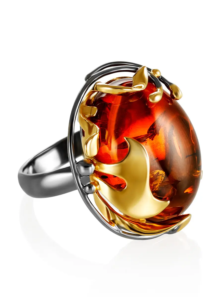 картинка Яркое кольцо из натурального янтаря в серебре с позолотой «Версаль» в онлайн магазине