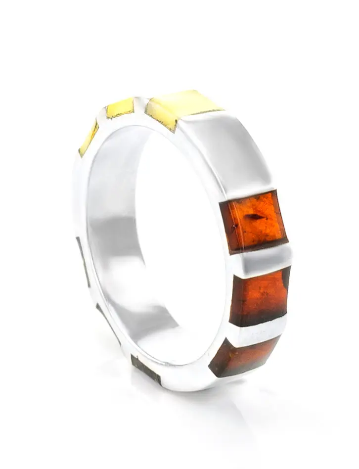 картинка Необычное кольцо с натуральным янтарём трёх цветов «Лондон» в онлайн магазине