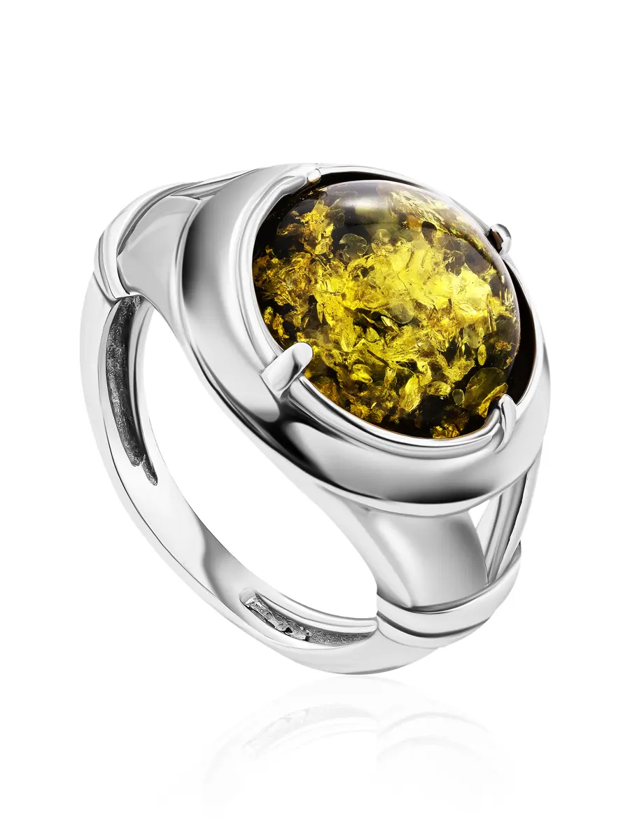 картинка Серебряный мужской перстень, украшенный натуральным янтарём зелёного цвета «Цезарь» в онлайн магазине