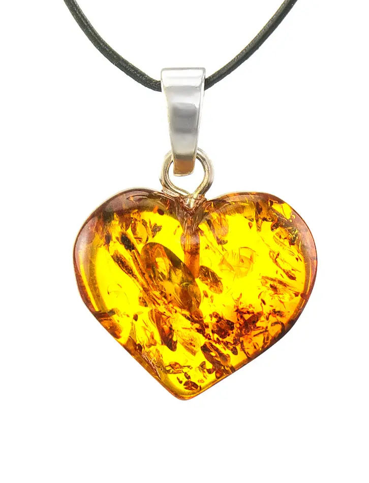картинка Кулон в форме сердца из натурального искрящегося янтаря коньячного цвета в онлайн магазине