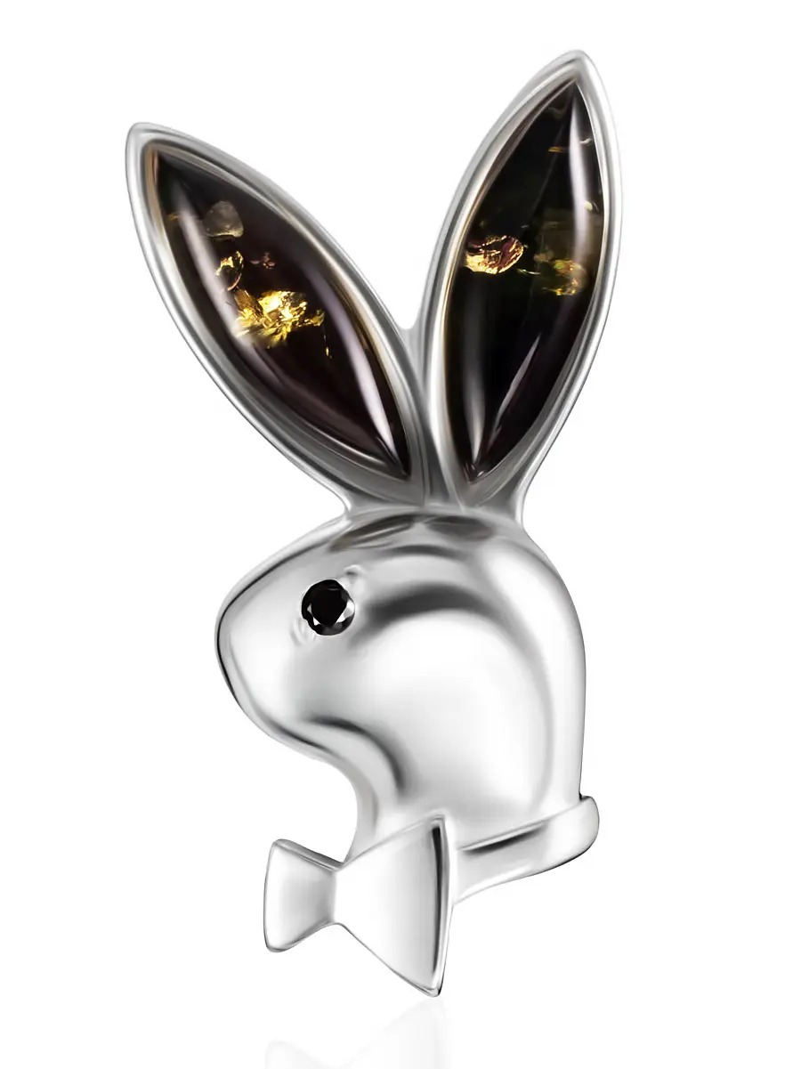 картинка Стильный кулон с ироничным дизайном «Зайчик», украшенный зелёным янтарём в онлайн магазине