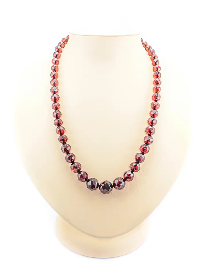 картинка Бусы из натурального темно-вишневого янтаря «Шар с алмазной огранкой» в онлайн магазине