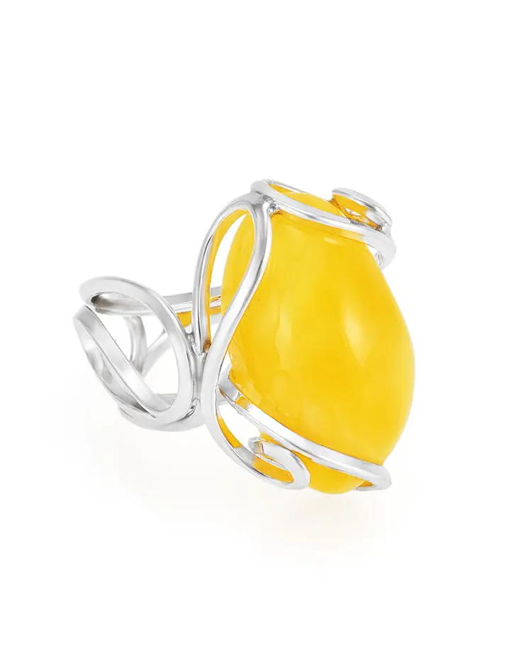 картинка Оригинальное серебряное кольцо с цельным балтийским янтарём «Валенсия» в онлайн магазине