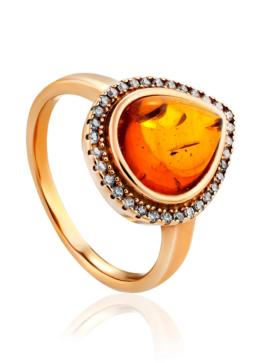 картинка Красивое позолоченное кольцо с коньячным янтарём и цирконитами «Ренессанс» в онлайн магазине