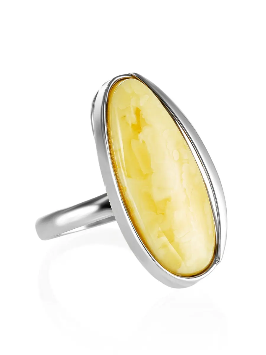 картинка Изящное кольцо с натуральным балтийским молочно-медовым текстурным янтарем «Лагуна» в онлайн магазине