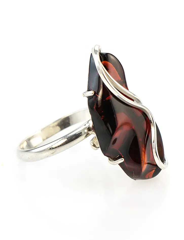 картинка Изящное кольцо из серебра и натурального балтийского янтаря вишнёвого цвета «Риальто» в онлайн магазине