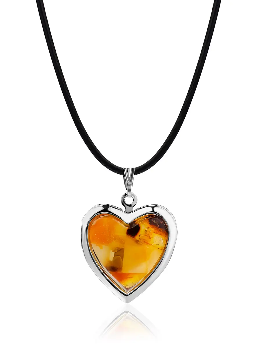 картинка Медальон-сердечко, украшенный янтарной мозаикой в онлайн магазине