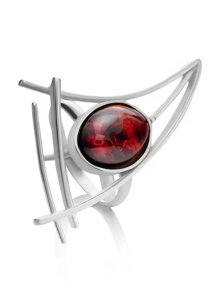 картинка Стильное кольцо из серебра с натуральным янтарем вишневого цвета «Парус» в онлайн магазине