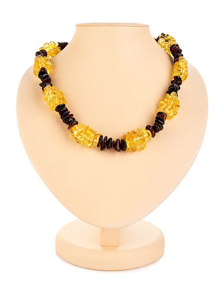 картинка Красивое ожерелье из янтаря лимонного и вишнёвого цветов «Косичка» в онлайн магазине