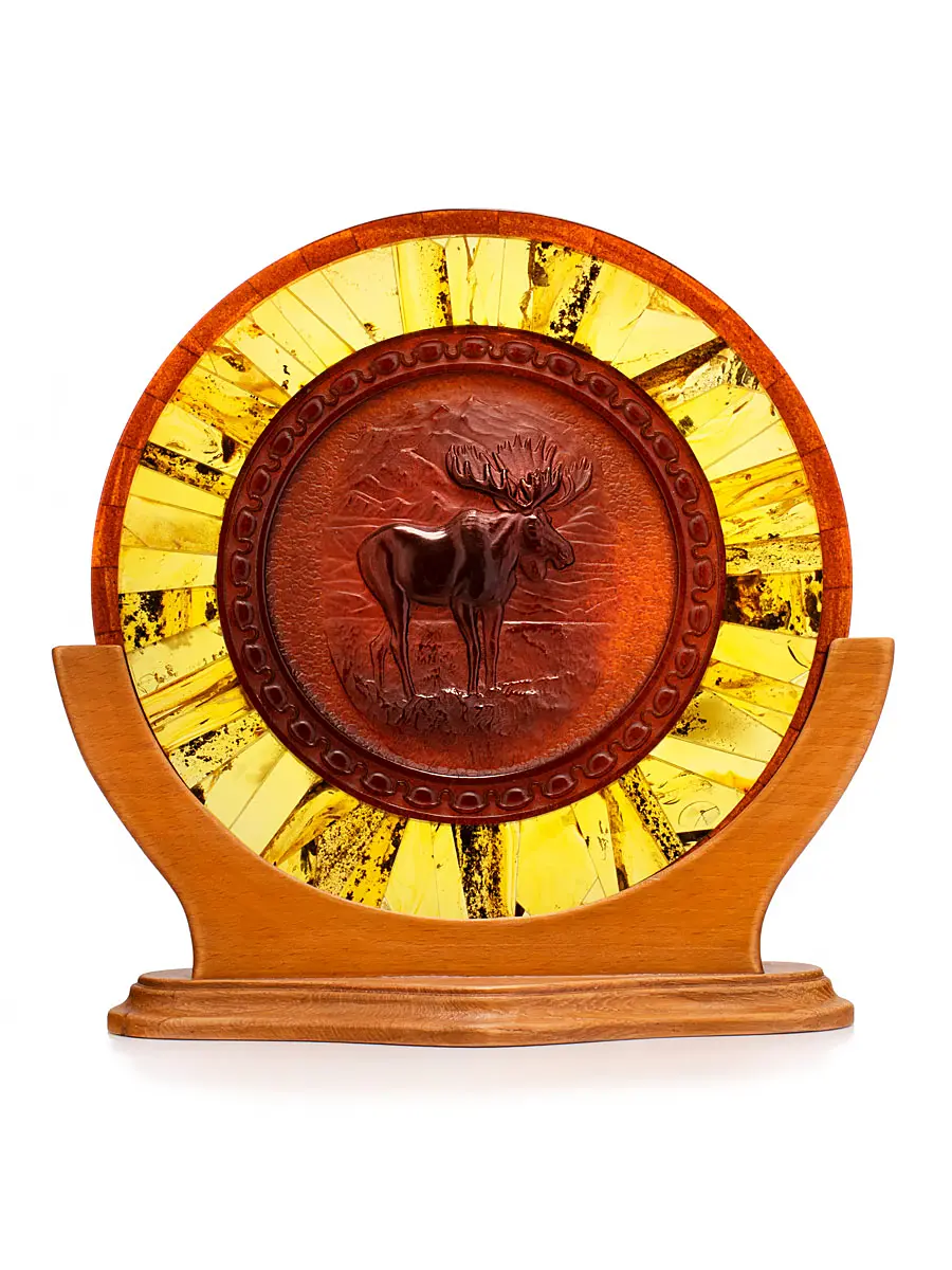 картинка Декоративная интерьерная тарелка из янтаря на подставке «Лось» в онлайн магазине