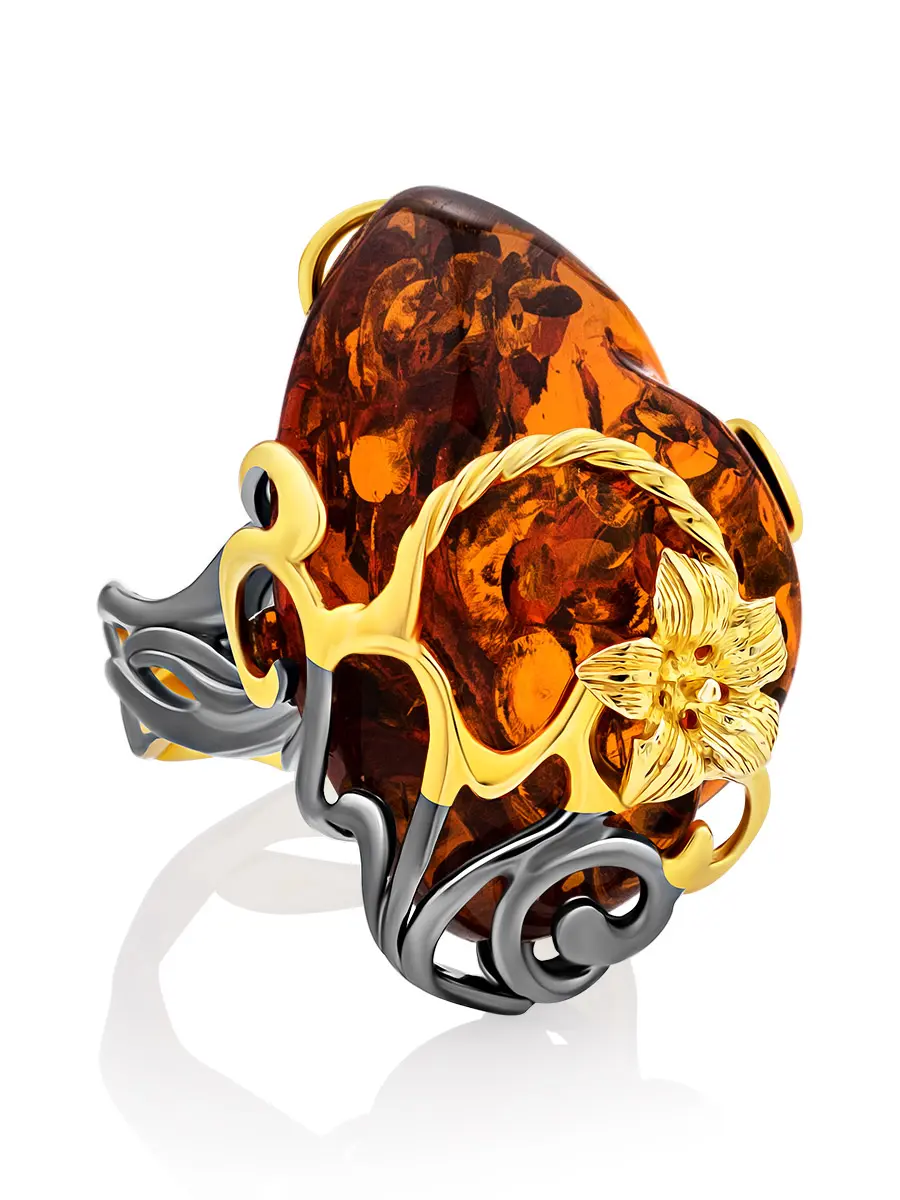 картинка Яркое кольцо из натурального янтаря коньячного цвета «Версаль» в онлайн магазине