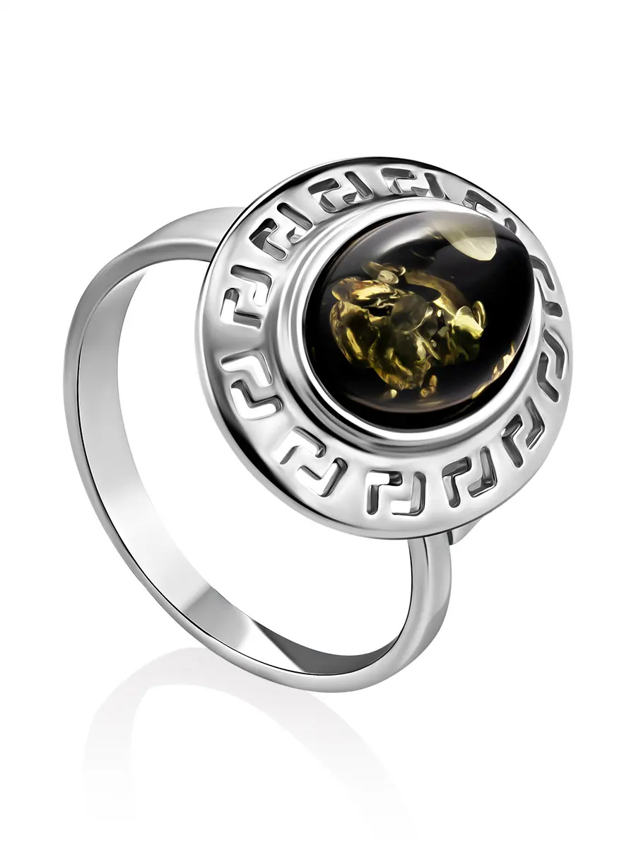 картинка Небольшое изысканное кольцо из серебра с натуральным зелёным янтарём «Эллада» в онлайн магазине